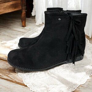 Tahari Vegan Suede Leather Fringe Boho Ankle Boots Size 5